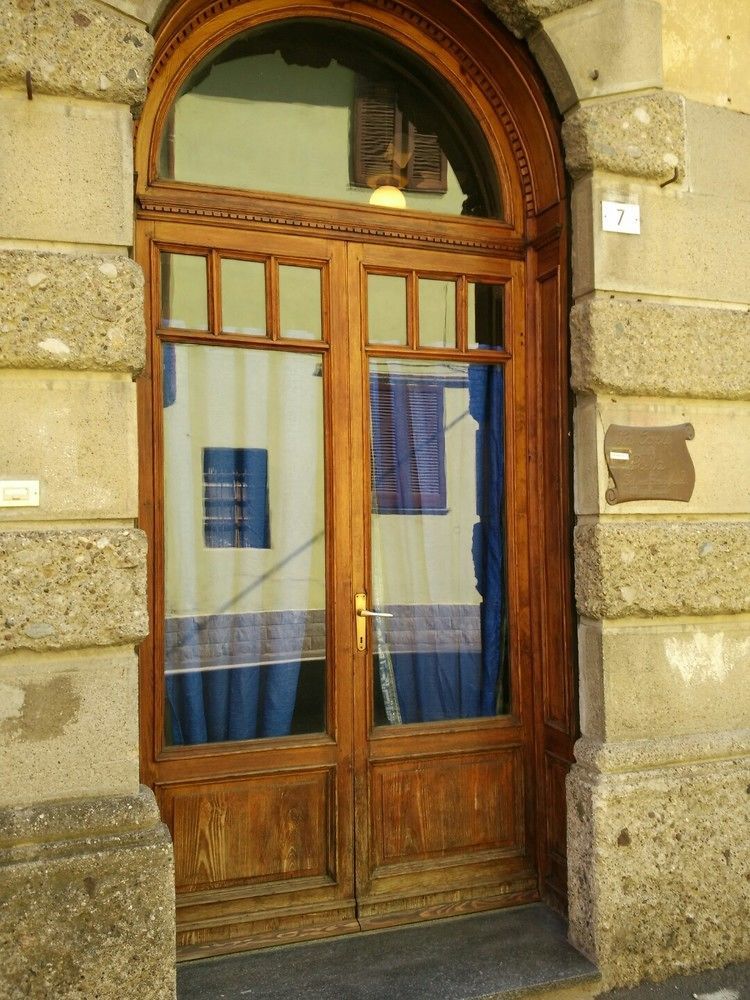 La Corte Del Poeta Hotel Buscate Exterior photo